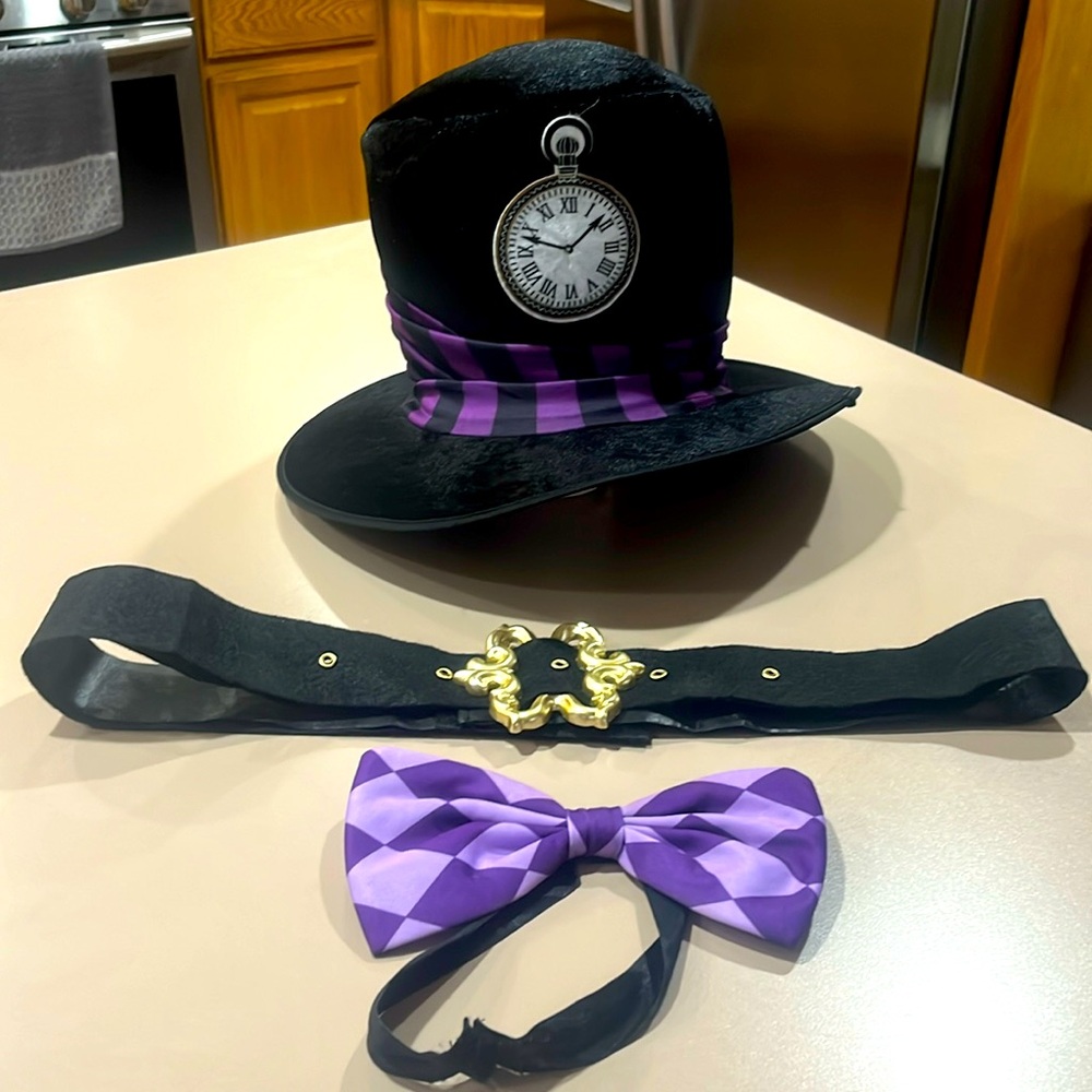 Women’s size extra large, mad hatter costume